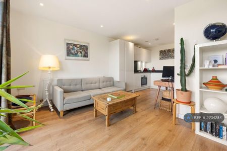 1 bedroom flat to rent - Photo 2