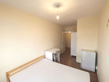Room in a Shared House, Halyard House Manchester Road, E14 - Photo 4