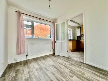 2 bedroom terraced house to rent - Photo 2