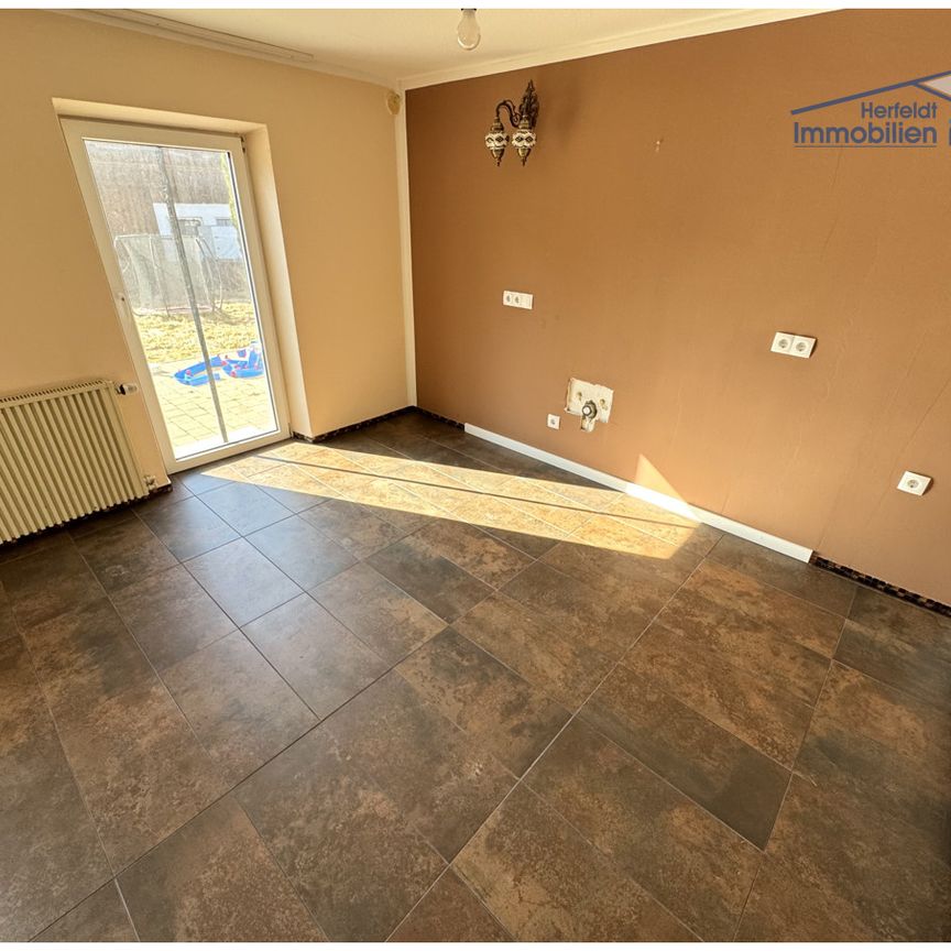 Schöne Doppelhaushälfte mit viel Platz & Ortsrandblick ideal für Ihre Familie - Photo 1