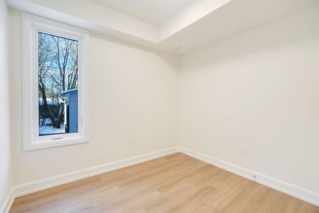 For Lease - 956 Fisher Avenue Unit# B, Carlington - Central Park, Ontario - Photo 4