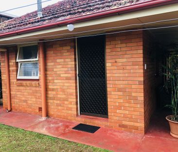 Cute Scarborough Flat with Outdoor Amenities - Photo 2