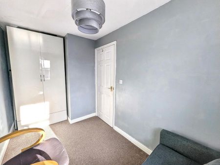 2 bedroom semi-detached house to rent - Photo 4