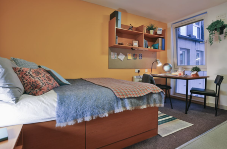 1 bedroom in a flat share to rent - Photo 3