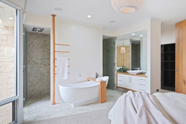 Live In Luxury Everyday - Photo 1