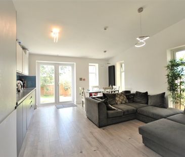 House Share to rent - Baring Road, Grove Park, SE12 - Photo 1