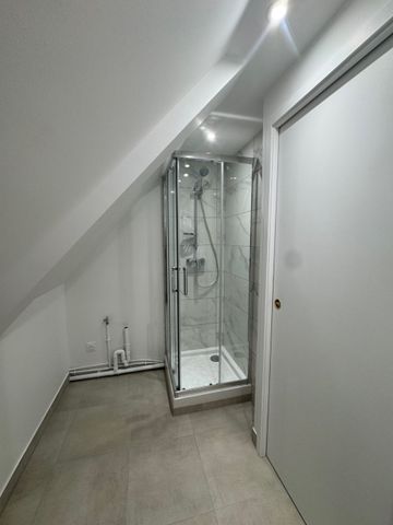 Magnifique STUDIO REFAIT A NEUF RUE DE BERRI - Photo 2