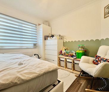 River Avenue, HODDESDON - Photo 2