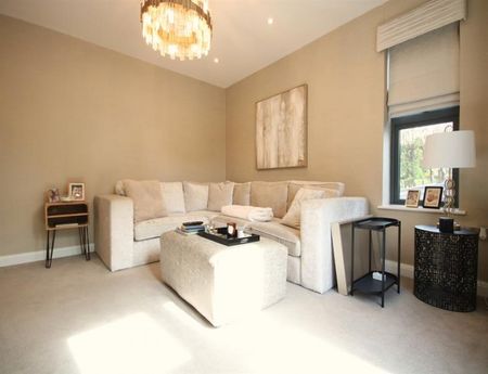 5 Bedroom Semi Detached To Let - Photo 2