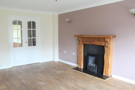 4 bedroom detached house to rent - Photo 2
