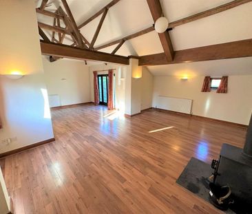 4 bedroom semi-detached house to rent - Photo 2