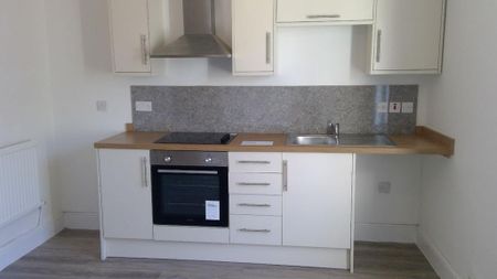 1 bedroom flat to rent - Photo 4