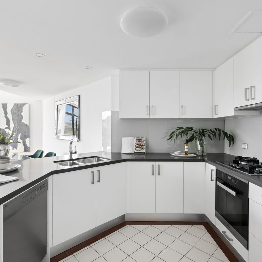 Sunny North-West Apartment in Casino Gardens - Photo 1