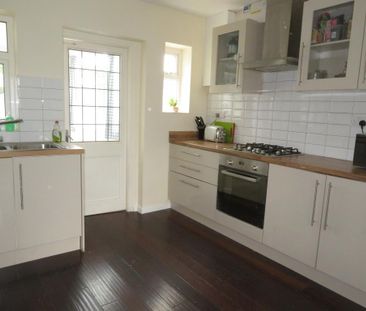 3 bedroom end of terrace house to rent - Photo 6