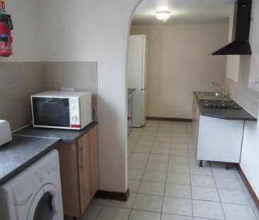 1 bedroom in a house share to rent - Photo 4