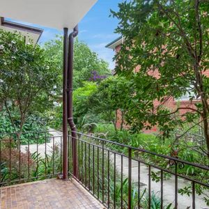 Convenient Lane Cove Living - Photo 2