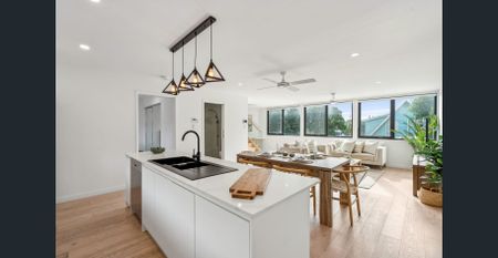 Villa including rooftop with 360 degree views and walking distance to the beach! - Photo 4