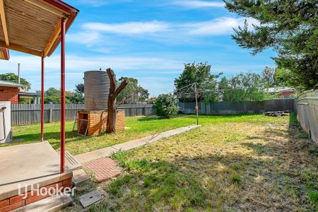 3 Bedroom Semi Home - Photo 5