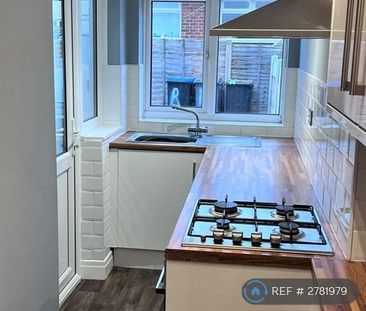 3 bedroom terraced house to rent - Photo 6