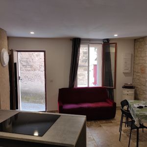Appartement 2 pièces meulbé à louer à BEAUMES DE VENISE - Photo 2
