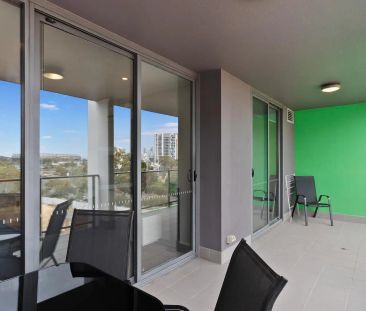 Furnished Apartment with Breathtaking Views & Resort-Style Amenities - Photo 5