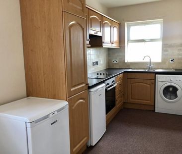 2 bedroom Flat To Let - Photo 6