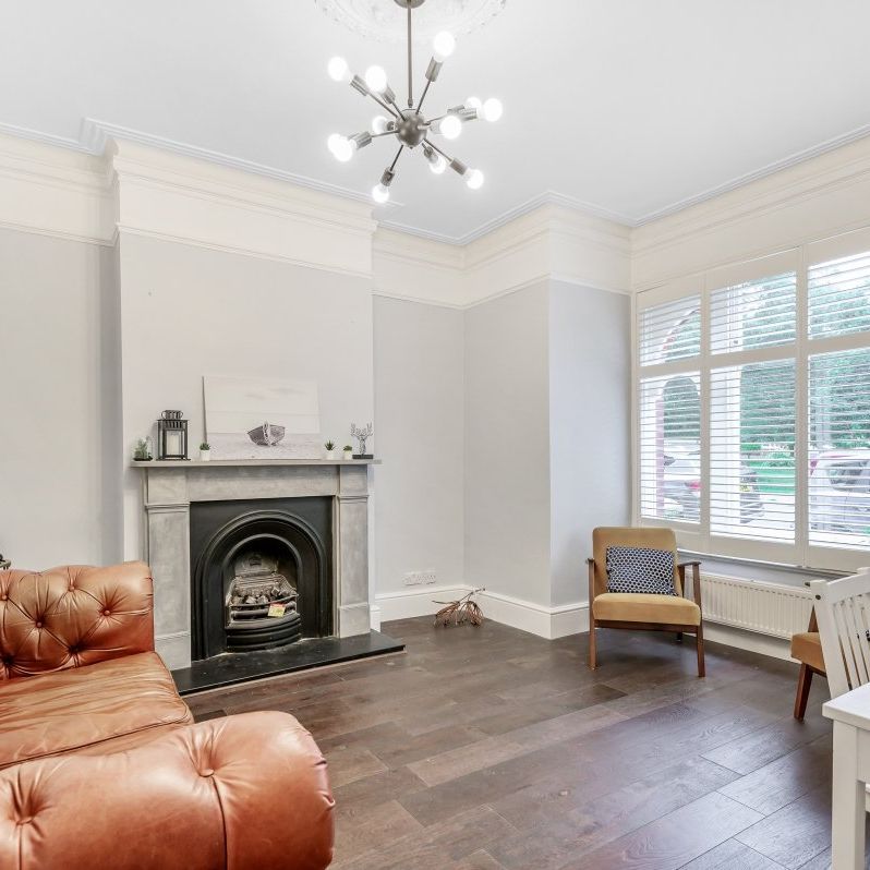 Emmanuel Road, London, SW12 - Photo 1