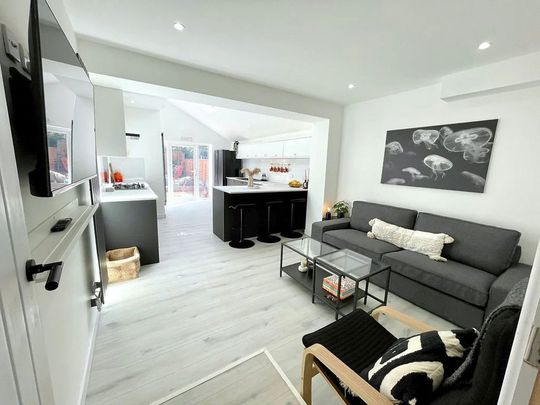 Northfield Road, Lower Stoke - Photo 1