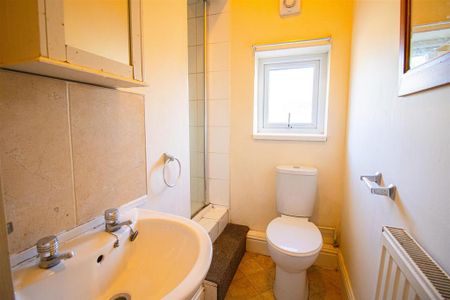 2 bedroom terraced house to rent - Photo 4