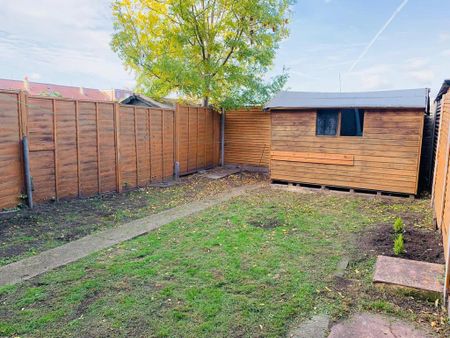 3 bedroom terraced house to rent - Photo 5