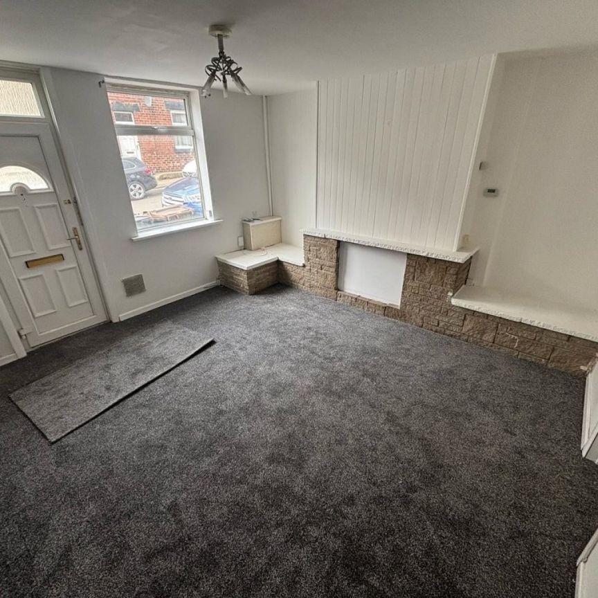 2 bed Terraced - To Let - Photo 1
