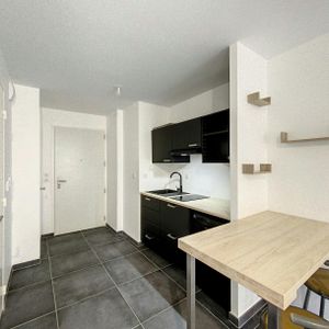 Lyon 3ème : Lumineux studio avec cuisine aménagée - Photo 2