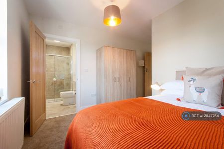 1 bedroom in a house share to rent - Photo 3