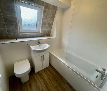 3 bedroom terraced house to rent - Photo 6