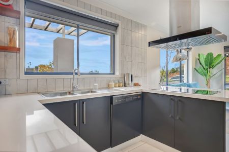 Modern Marvel in Windradyne - Photo 5