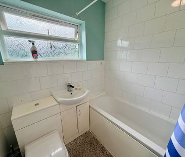 3 bedroom semi-detached house to rent - Photo 6