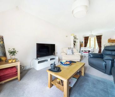 2 Bedroom Flat / Apartment - Salisbury Road, Sherfield English - Photo 3