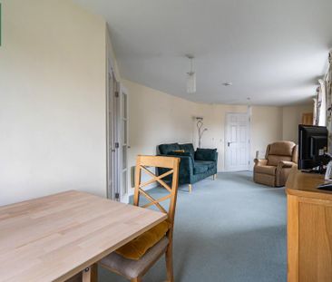 1 bedroom retirement property to rent - Photo 5