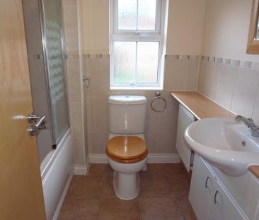 3 bedroom end of terrace house to rent - Photo 5