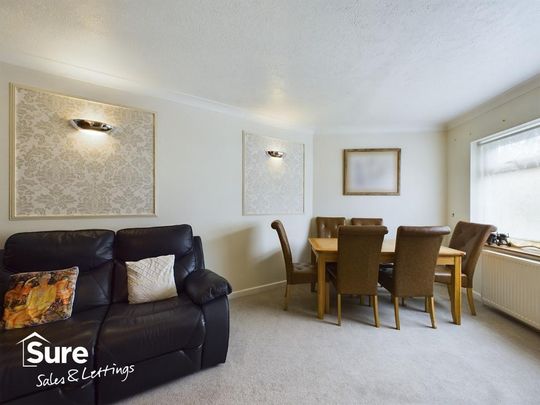 4 bedroom semi-detached house to rent - Photo 1