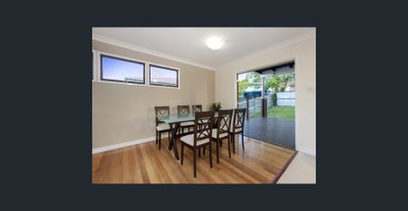 Family Living with Pool & Entertaining Deck in Stafford Heights - Photo 3