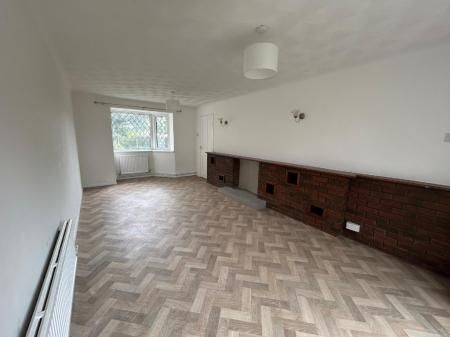 Dee Lane, Newcastle-Under-Lyme, ST5 - Photo 2