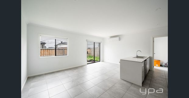 The Perfect Townhouse! - Photo 1