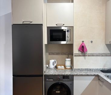 Piso de alquiler en Calle Córdoba, 8, Ensanche Centro - Puerto - Photo 1