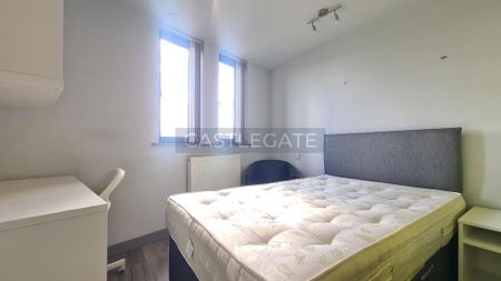 7 bedroom flat share to rent - Photo 3