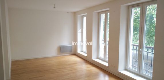 TRIBUNAL - 3 PIECES - 63.23M² - Photo 2