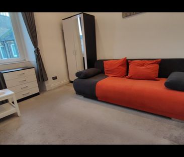 2 Bed Flat, Gorgie Road, EH11 - Photo 1