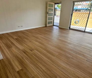 Beautiful coastal gem! - Photo 2