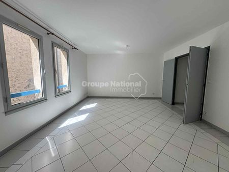 T3 AVEC PARKING EN CENTRE-VILLE, - Photo 5