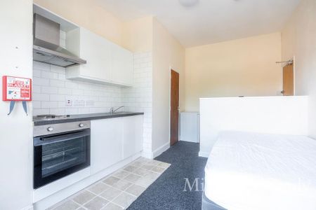 Studio to rent - Photo 3